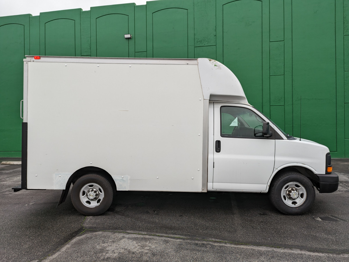 2011 chevrolet express 3500 work sale van