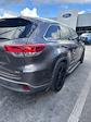 Used 2019 Toyota Highlander XLE 4x2, SUV for sale #KS558827 - photo 5