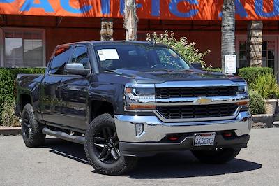 Used 2018 Chevrolet Silverado 1500 LT Crew Cab 4x4, Pickup for sale #48104 - photo 1