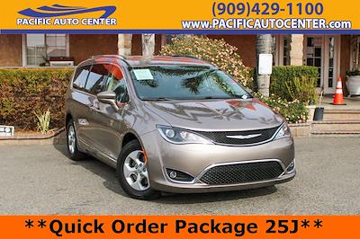 Used 2017 Chrysler Pacifica Touring L Plus FWD, Minivan for sale #55070A - photo 1