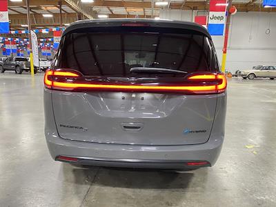 Used 2022 Chrysler Pacifica Limited FWD, Minivan for sale #NR161226 - photo 2