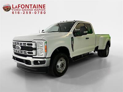 2023 Ford F-350 Super Cab DRW 4x4, Pickup for sale #23J598A - photo 1