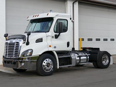 2016 Freightliner Cascadia Day Cab 4x2, Semi Truck for sale #UH558 - photo 1