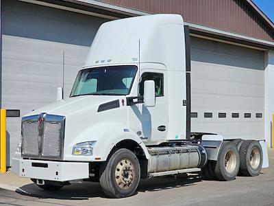 Used 2018 Kenworth T880 6x4, Semi Truck for sale #UH756 - photo 1