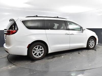 Used 2022 Chrysler Pacifica Touring L FWD, Minivan for sale #25P2170 - photo 2