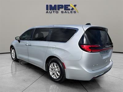 Used 2024 Chrysler Pacifica Touring L FWD, Minivan for sale #1CV5913 - photo 2