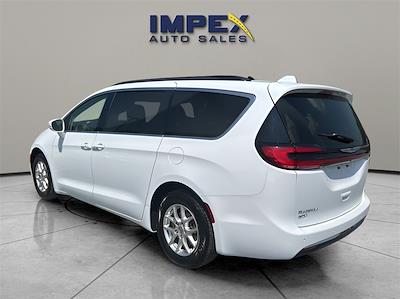 Used 2022 Chrysler Pacifica Touring L FWD, Minivan for sale #1CV7026 - photo 2