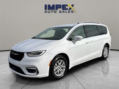 Used 2021 Chrysler Pacifica Touring L FWD, Minivan for sale #1CV9082 - photo 1