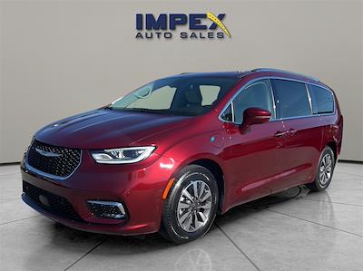 Used 2021 Chrysler Pacifica Touring L FWD, Minivan for sale #1FT9452A - photo 1