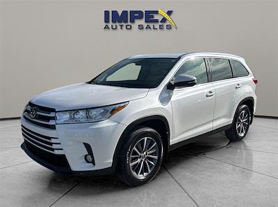 Used 2019 Toyota Highlander XLE 4x2, SUV for sale #1TT4242 - photo 1