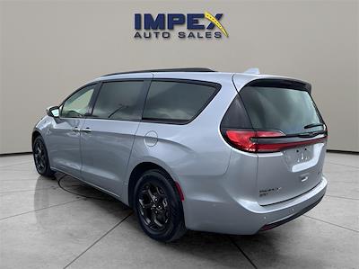 Used 2021 Chrysler Pacifica Touring L FWD, Minivan for sale #CC7778 - photo 2