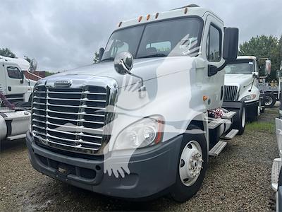 Used 2014 Freightliner Cascadia Day Cab 4x2, Semi Truck for sale #4FT0379 - photo 1