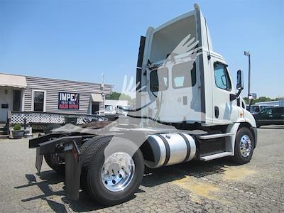 Used 2014 Freightliner Cascadia Day Cab 4x2, Semi Truck for sale #4FT1674 - photo 2