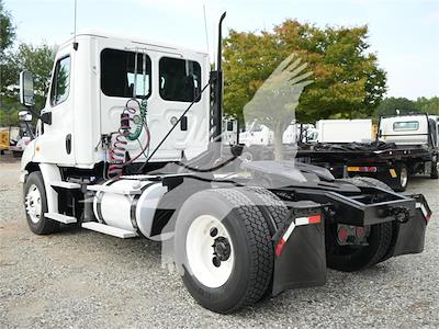 Used 2015 Freightliner Cascadia Day Cab 4x2, Semi Truck for sale #4FT2150 - photo 2