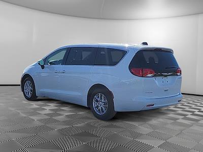 Used 2022 Chrysler Voyager LX FWD, Minivan for sale #4P0017 - photo 2