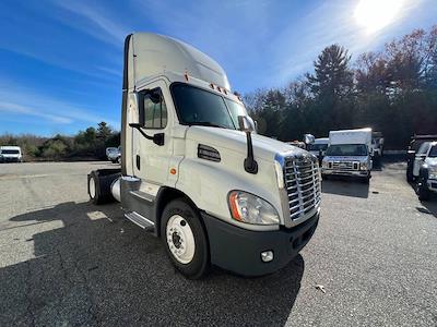 Used 2015 Freightliner Cascadia Day Cab 4x2, Semi Truck for sale #4796 - photo 1