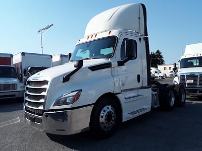 Used 2019 Freightliner Cascadia Day Cab 6x4, Semi Truck for sale #270142 - photo 1