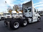 Used 2015 Freightliner Cascadia Day Cab 6x4, Semi Truck for sale #573177 - photo 5