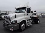 Used 2015 Freightliner Cascadia Day Cab 4x2, Semi Truck for sale #587549 - photo 1