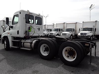 Used 2017 Freightliner Cascadia Day Cab 6x4, Semi Truck for sale #673522 - photo 2