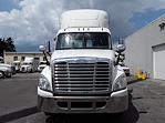 Used 2018 Freightliner Cascadia Day Cab 4x2, Semi Truck for sale #751068 - photo 3