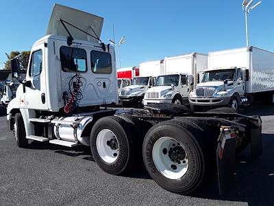 Used 2018 Freightliner Cascadia Day Cab 6x4, Semi Truck for sale #754171 - photo 2