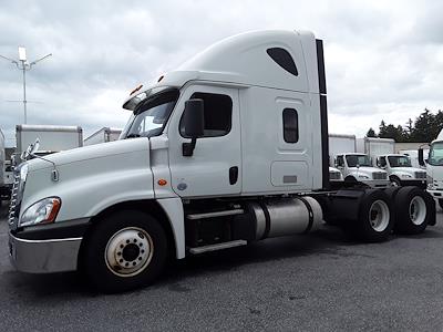 Used 2018 Freightliner Cascadia Sleeper Cab 6x4, Semi Truck for sale #765768 - photo 1