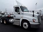 Used 2019 Freightliner Cascadia Day Cab 6x4, Semi Truck for sale #813354 - photo 4