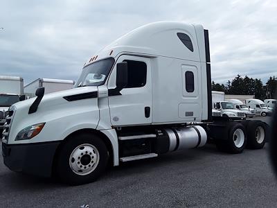 Used 2019 Freightliner Cascadia Sleeper Cab 6x4, Semi Truck for sale #830656 - photo 1