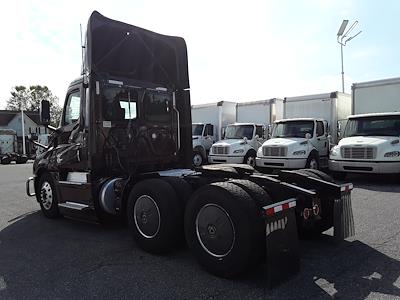 Used 2020 Freightliner Cascadia Day Cab 6x4, Semi Truck for sale #895733 - photo 2