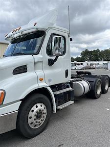 2016 Freightliner Cascadia Day Cab 6x4, Semi Truck for sale #661740 - photo 1