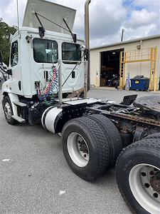 2016 Freightliner Cascadia Day Cab 6x4, Semi Truck for sale #661740 - photo 2