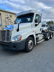 2017 Freightliner Cascadia Day Cab 6x4, Semi Truck for sale #667453 - photo 1