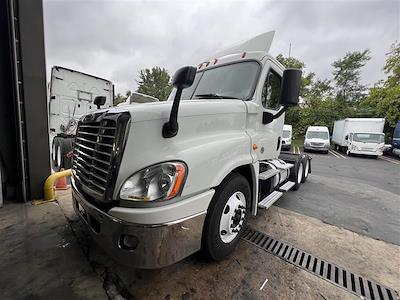 Used 2018 Freightliner Cascadia Day Cab 6x4, Semi Truck for sale #221908 - photo 1