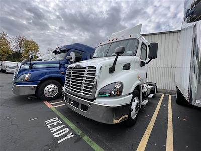 Used 2016 Freightliner Cascadia Day Cab 4x2, Semi Truck for sale #657377 - photo 1