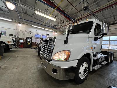 Used 2017 Freightliner Cascadia Day Cab 6x4, Semi Truck for sale #677902 - photo 1