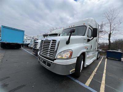 Used 2018 Freightliner Cascadia Sleeper Cab 6x4, Semi Truck for sale #760382 - photo 1