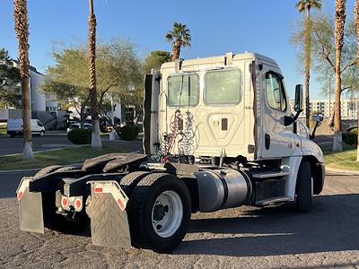 2016 Freightliner Cascadia Day Cab 4x2, Semi Truck for sale #648464 - photo 2