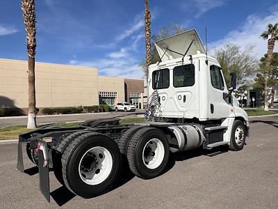 2018 Freightliner Cascadia Day Cab 6x4, Semi Truck for sale #784952 - photo 2