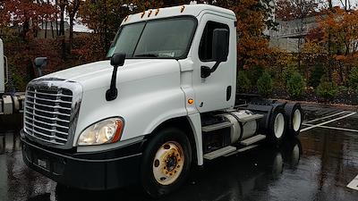 Used 2015 Freightliner Cascadia Day Cab 6x4, Semi Truck for sale #585118 - photo 1