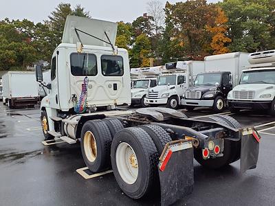 2016 Freightliner Cascadia Day Cab 6x4, Semi Truck for sale #654941 - photo 2