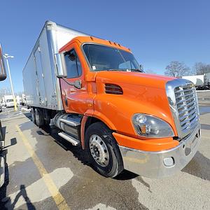 Used 2017 Freightliner Cascadia Day Cab 6x4, Box Truck for sale #667682 - photo 1