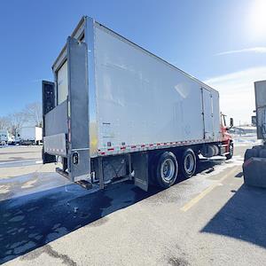 Used 2017 Freightliner Cascadia Day Cab 6x4, Box Truck for sale #667682 - photo 2