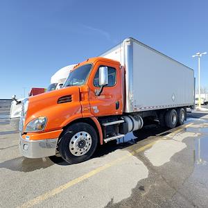 Used 2017 Freightliner Cascadia Day Cab 6x4, Box Truck for sale #667682 - photo 1