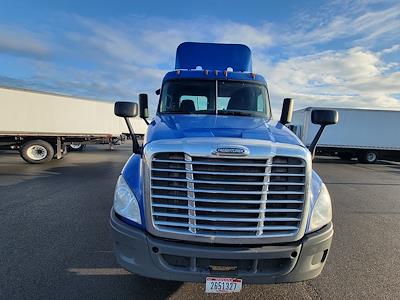 Used 2016 Freightliner Cascadia Day Cab 6x4, Semi Truck for sale #658784 - photo 2