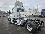 Used 2016 Freightliner Cascadia Day Cab 4x2, Semi Truck for sale #663403 - photo 2