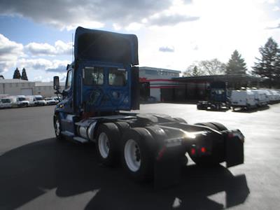 Used 2017 Freightliner Cascadia Day Cab 6x4, Semi Truck for sale #668333 - photo 2