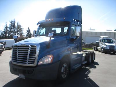 Used 2017 Freightliner Cascadia Day Cab 6x4, Semi Truck for sale #668336 - photo 1