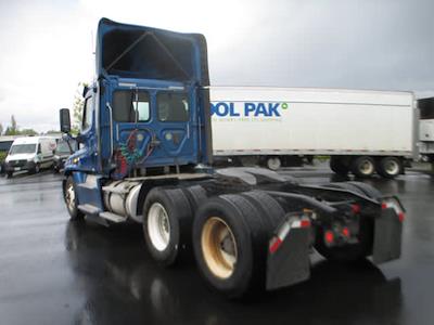 Used 2017 Freightliner Cascadia Day Cab 6x4, Semi Truck for sale #668337 - photo 2