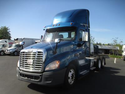 Used 2017 Freightliner Cascadia Day Cab 6x4, Semi Truck for sale #668339 - photo 1